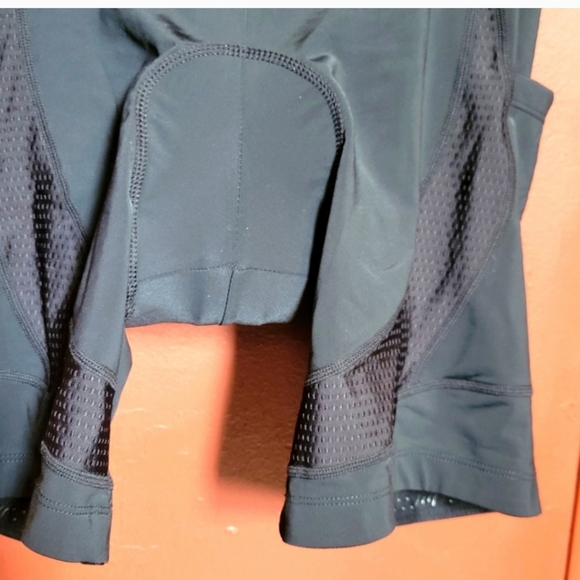 BEROY Women's Cycling Shorts withBack Reflector and Pockets. - Picture 8 of 11